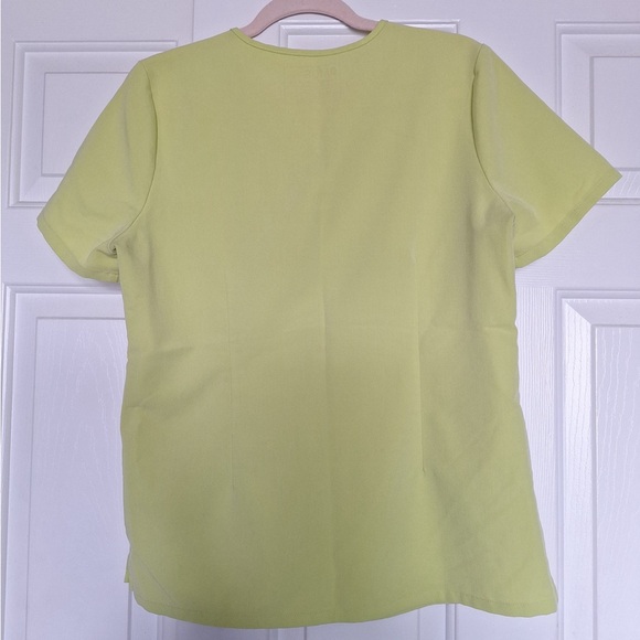 Figs Medium Citrine Neon Yellow Scrub Top - Picture 5 of 8